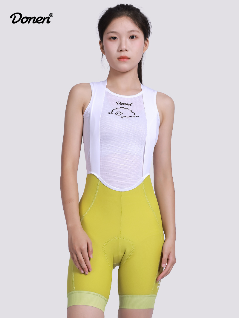 双箭头口袋女背带短裤-黄色