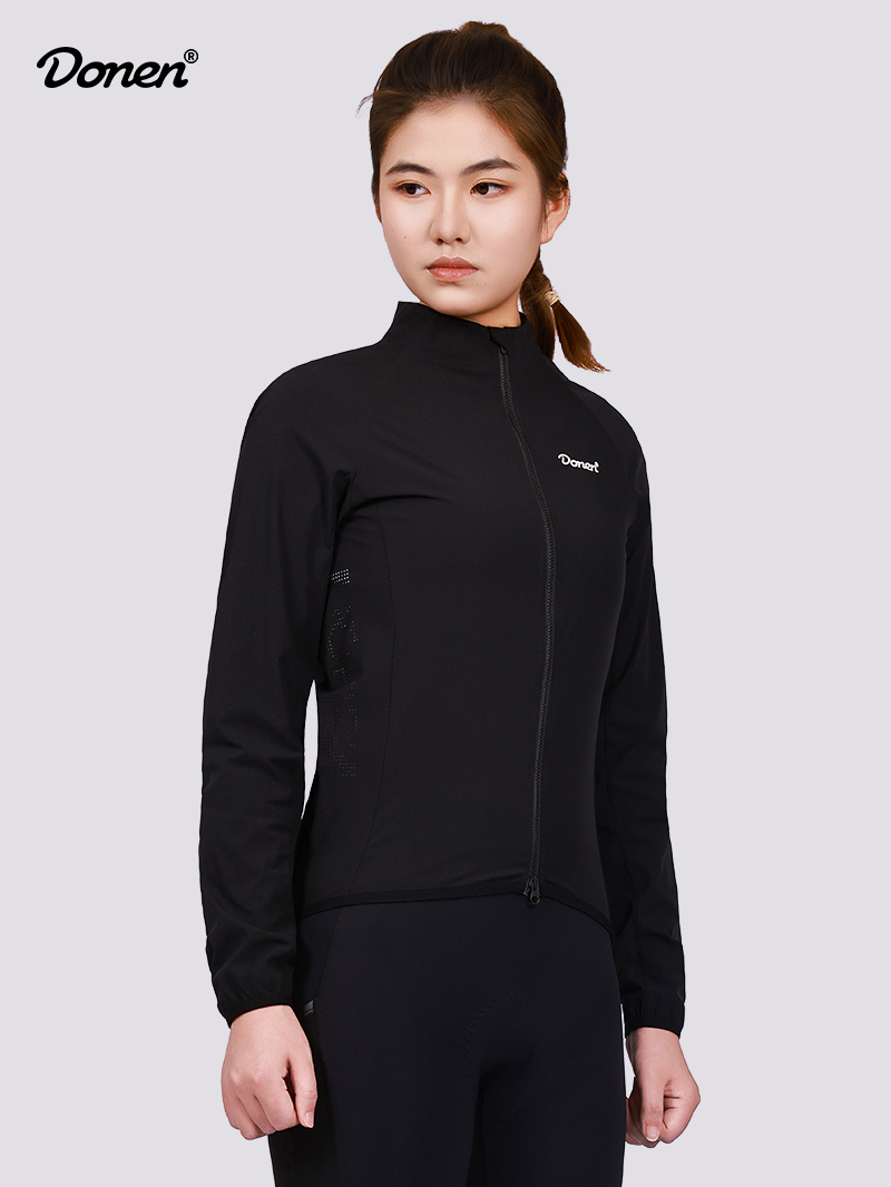 DN250714轻颜风衣女-黑