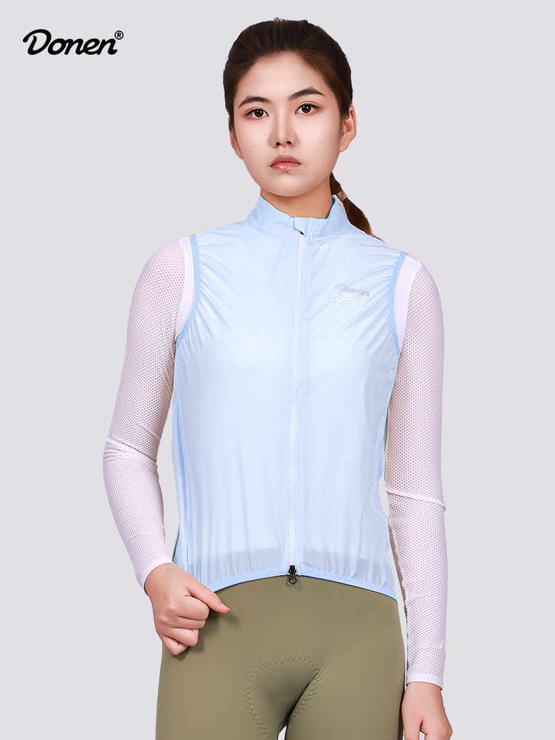 DN250715轻颜马甲女